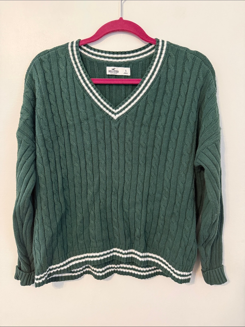 Hollister Dark Green Cable Knit V-Neck Sweater with White Stripe Trim